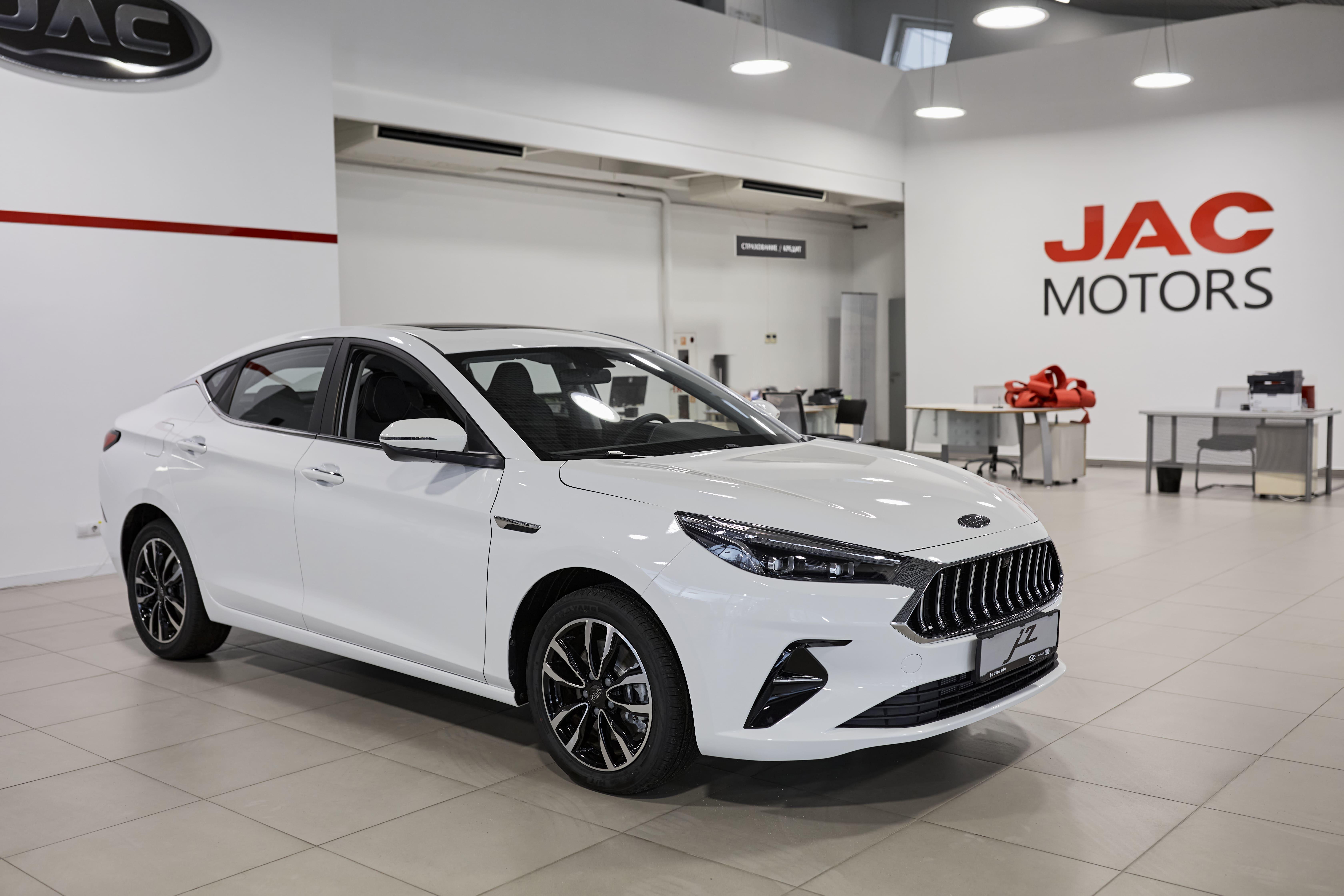 Что за машина JAC J7 | Джак 7 - технические характеристики автомобиля ...