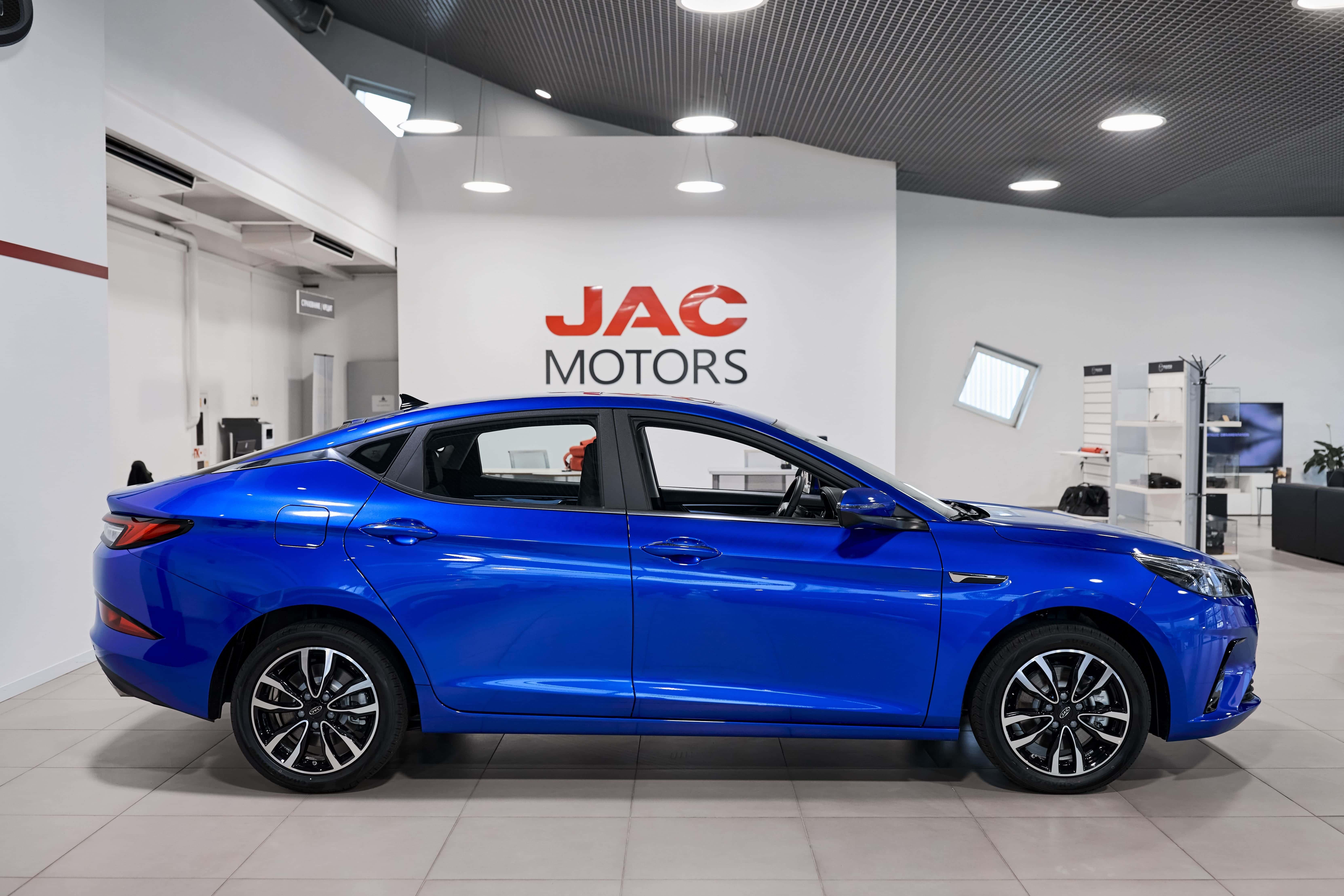 Купить JAC J7 в Минске у официального дилера – цены на Джак J7