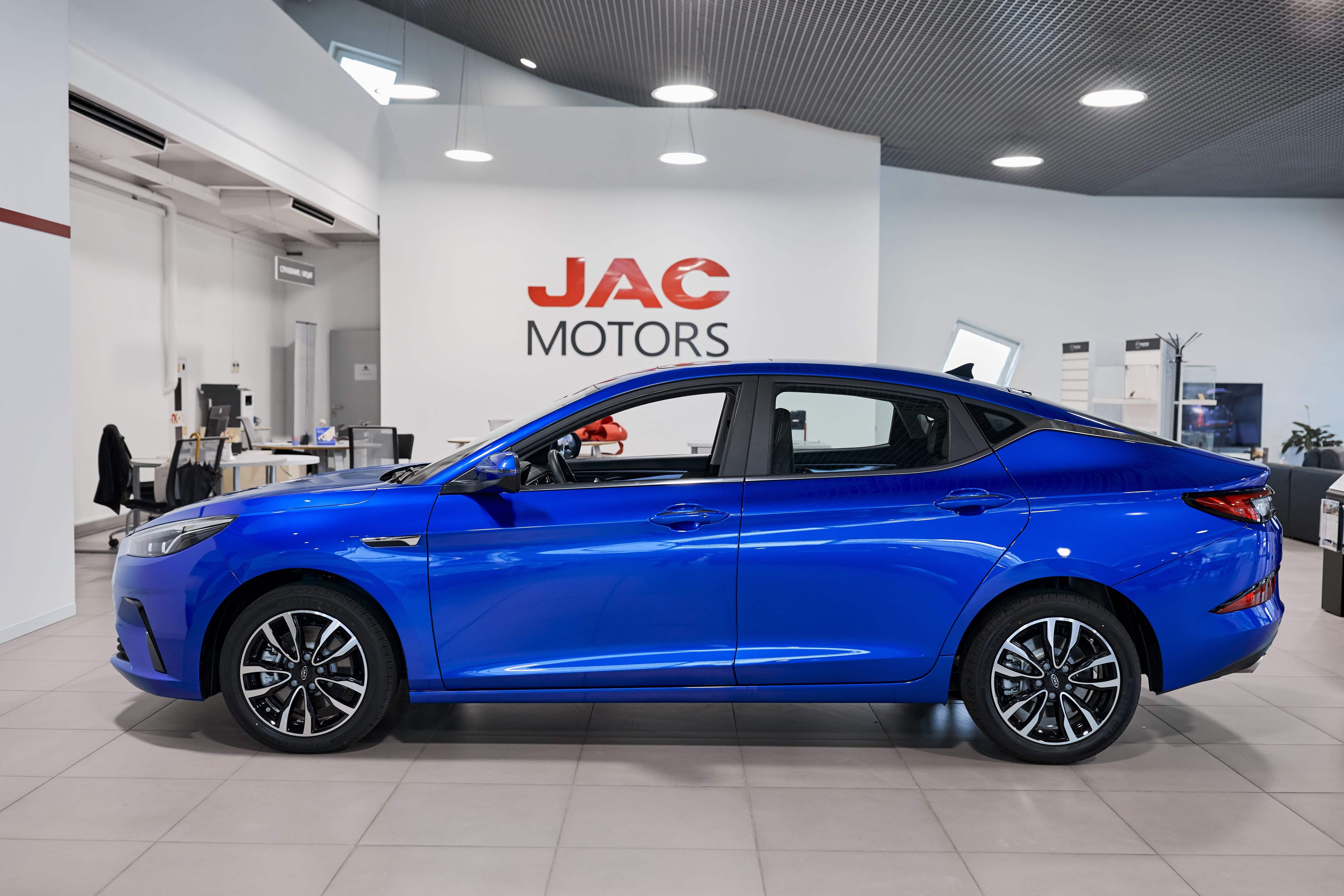 Купить JAC J7 в Минске у официального дилера – цены на Джак J7